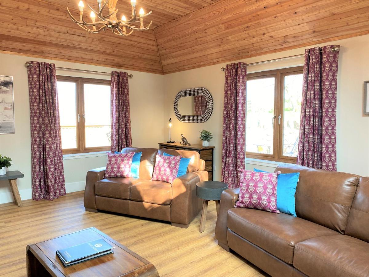 Partridge Lodge With Hot Tub Forgandenny Dış mekan fotoğraf